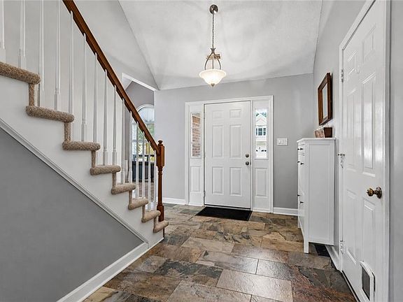 4th image of 119 E Wedgwood Dr