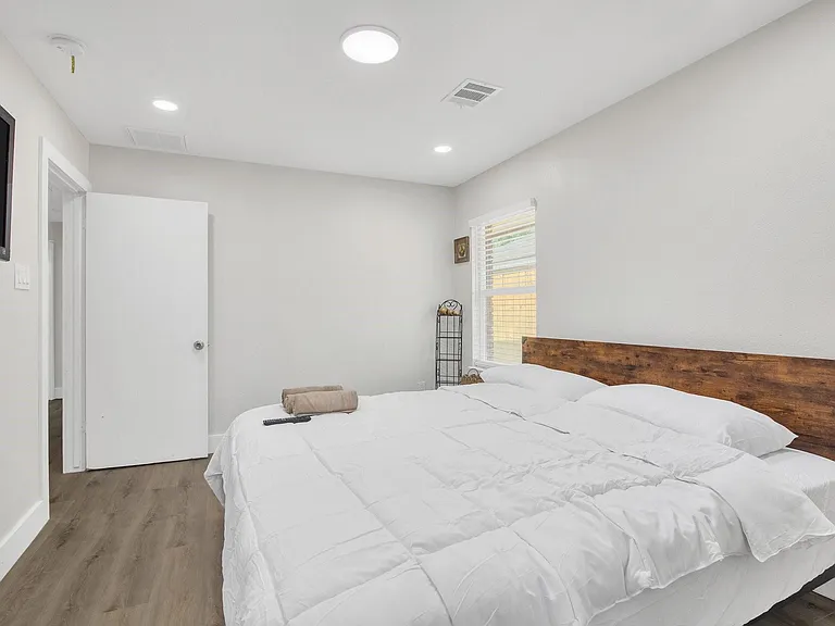 1703 Ansbury Dr — Photo 22