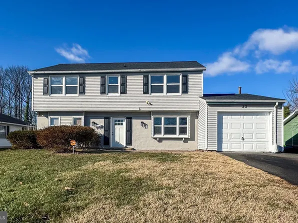 23 Granite Ln, Willingboro, NJ 08046