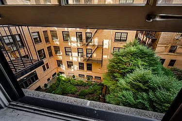 Rented by R New York