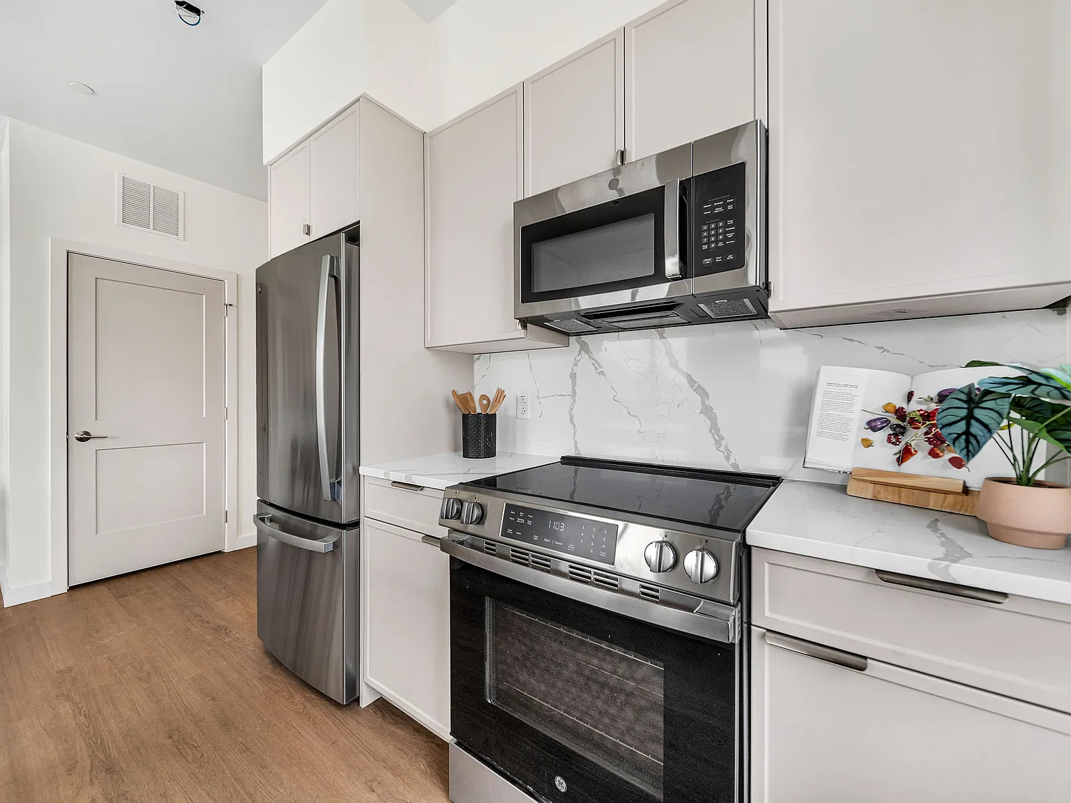 57 Main Street — Photo 4