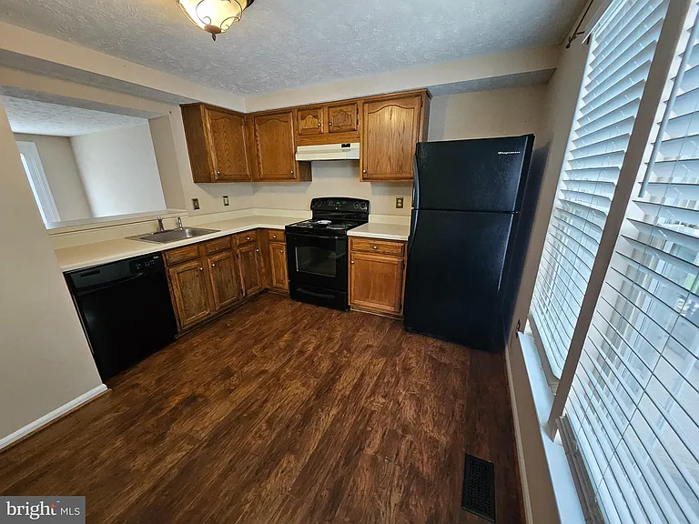 104 Township Ct — Photo 5
