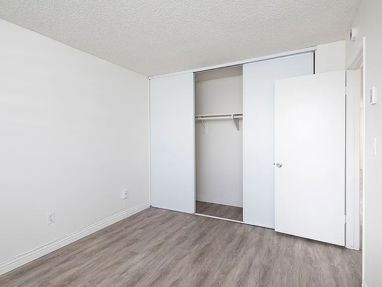 Twin Oaks Apartments — Photo 6