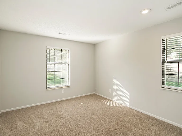 24 Wallingford Dr #24 — Photo 25