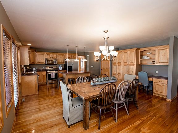 3rd image of 7384 Cedar Crest Dr