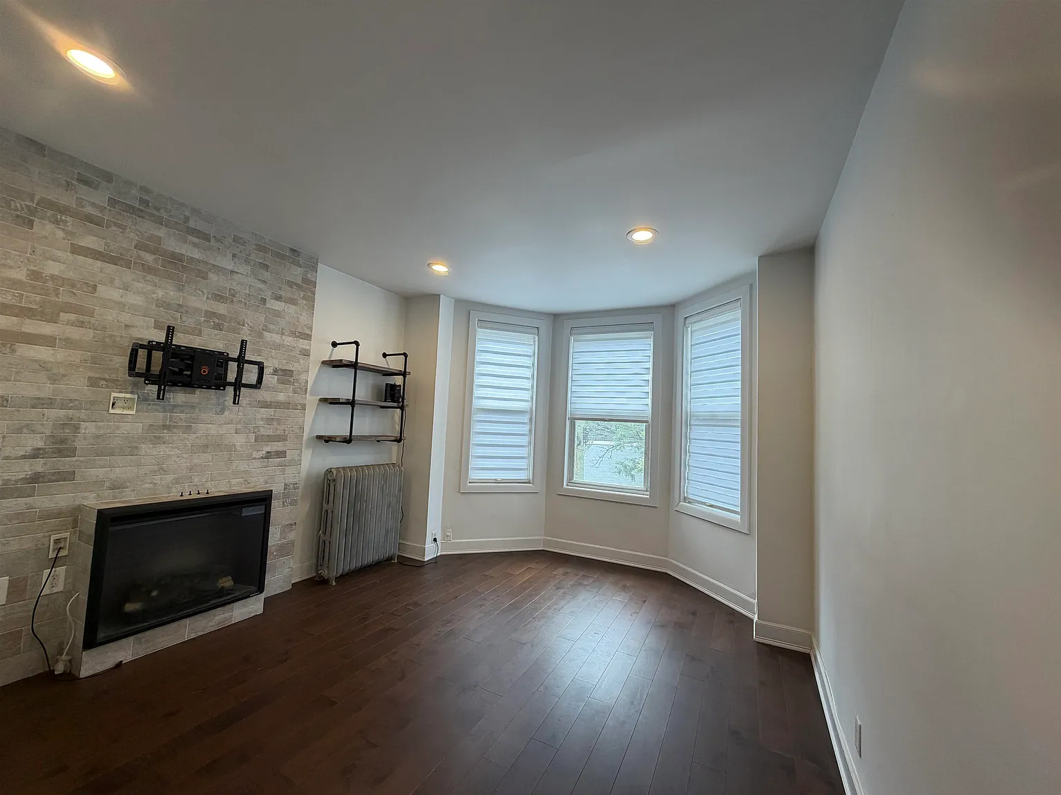 2 bed, 2.0 bath, $2,800 — Photo 3