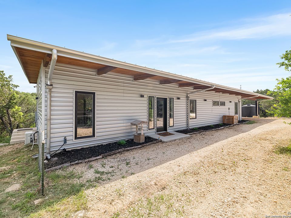 2nd image of 320 County Road 2722