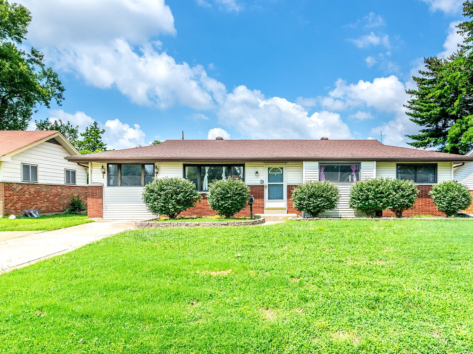 4 bed, 1.5 bath, 1312 sqft, $1,650 — Photo 1