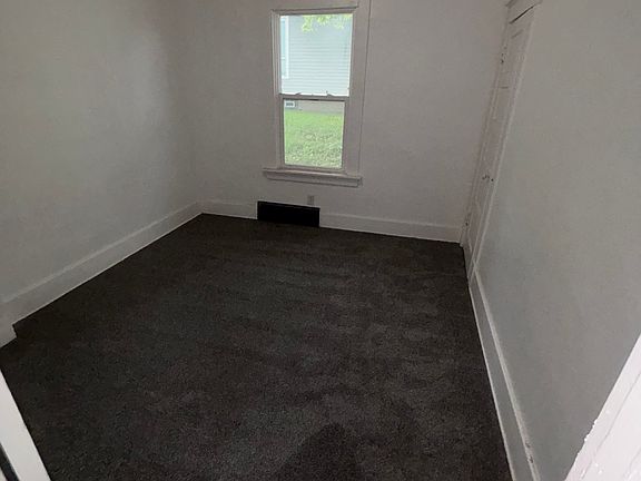 4th image of 4147 Lake St