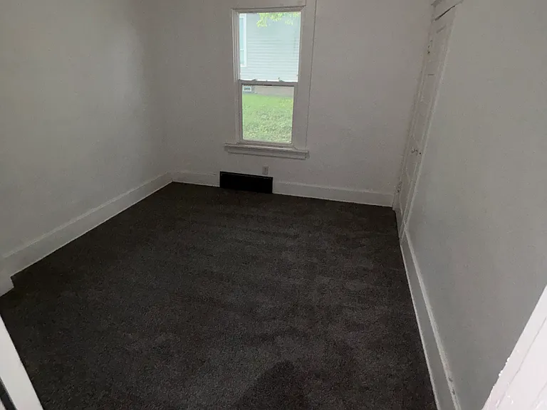 4147 Lake St — Photo 4