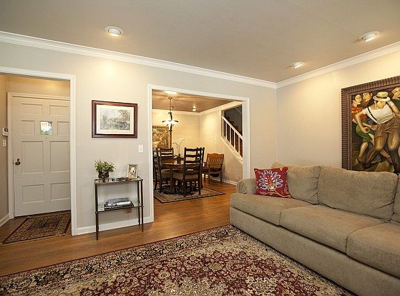 Entry way formal living