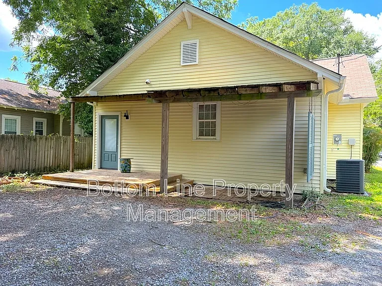 706 S Chester St — Photo 18