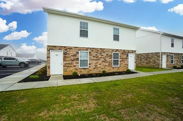 501 Kristina Dr - 301 — Photo 1