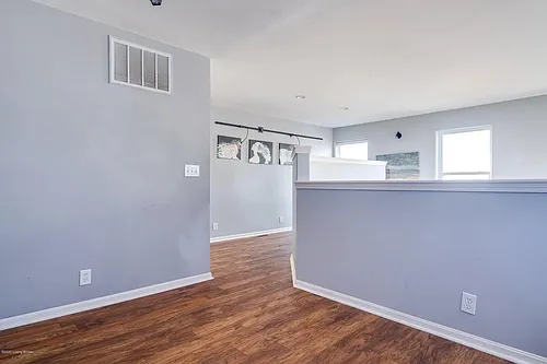 943 Baxter Ave #101 Photo 1