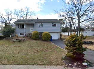 40 Larch Dr, Toms River, NJ 08753