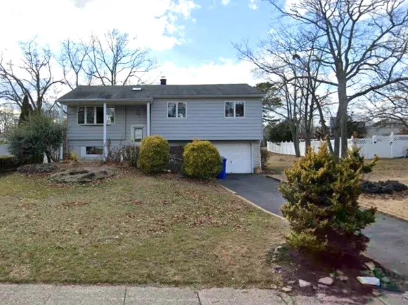 40 Larch Dr, Toms River, NJ 08753