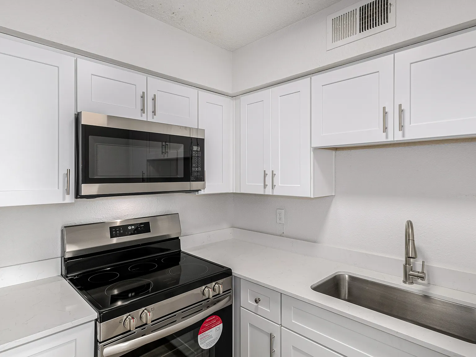 1 bed, 650 sqft, $1,200 — Photo 1