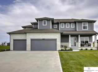 18125 Stargrass Rd, Bennington, NE 68007