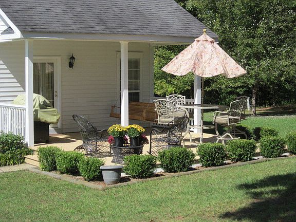 4th image of 2040 Yorktown Dr