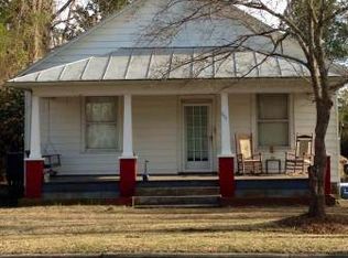 607 Vandemere Rd, Bayboro, NC 28515