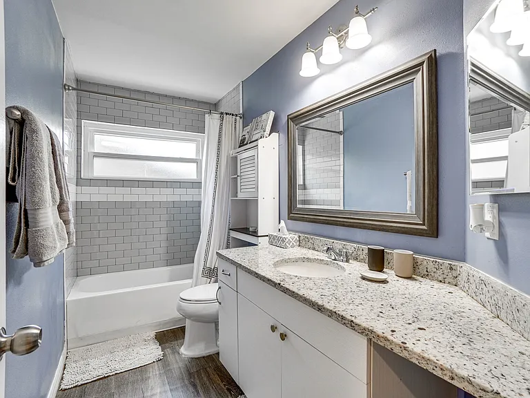 Second Primary bedroom bathroom