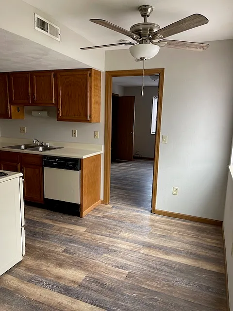 1 bed, 650 sqft, $950 — Photo 3