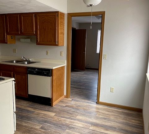 3rd image of 44 Orchard Dr APT 11