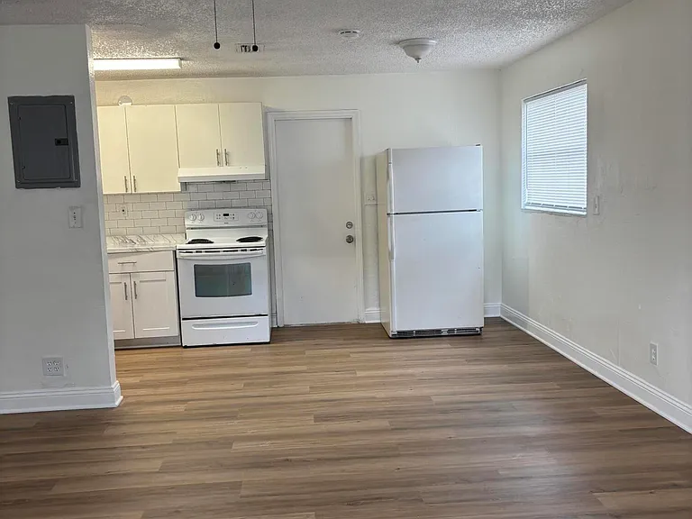 2632 NW 18th Ter #2638 — Photo 3