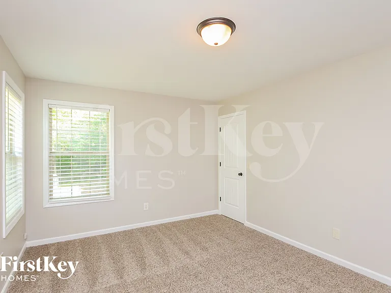 254 Cypress Pl — Photo 13