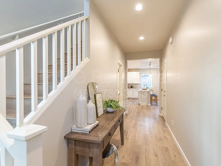 3705 E Flower St — Photo 3