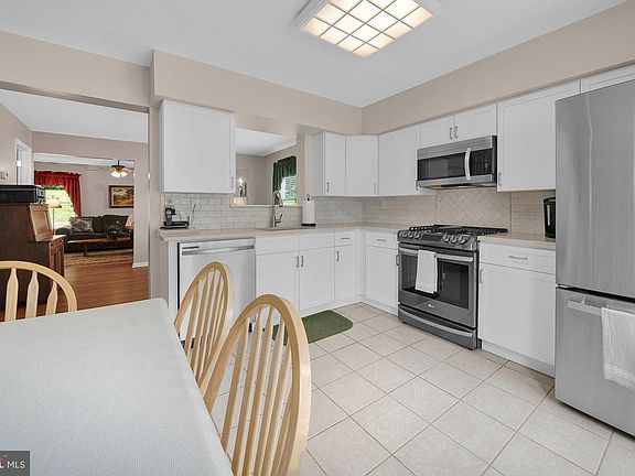 4th image of 4582 Louise Saint Claire Dr