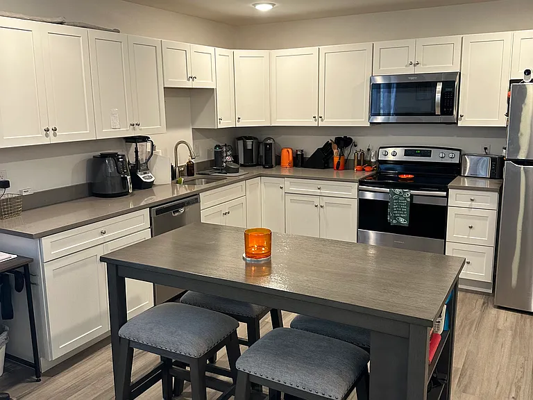285 Parker Ave #3B — Photo 2
