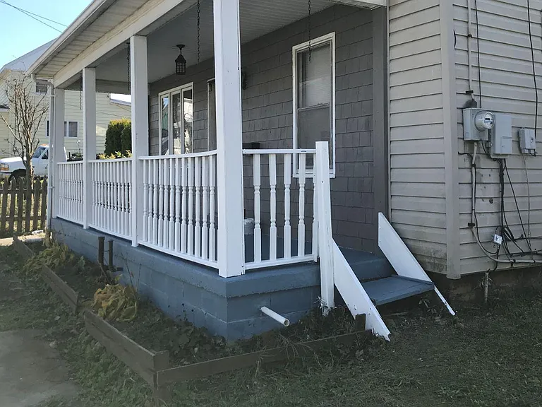 106 Forest St — Photo 3