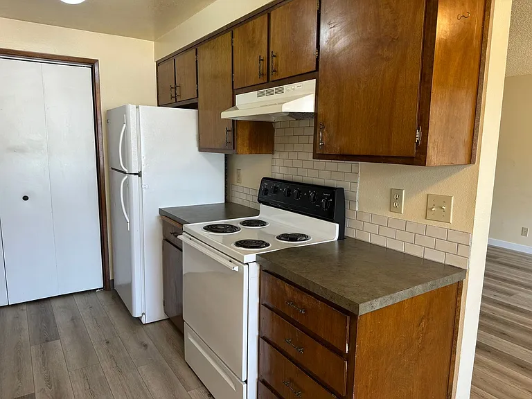 31 T St — Photo 7