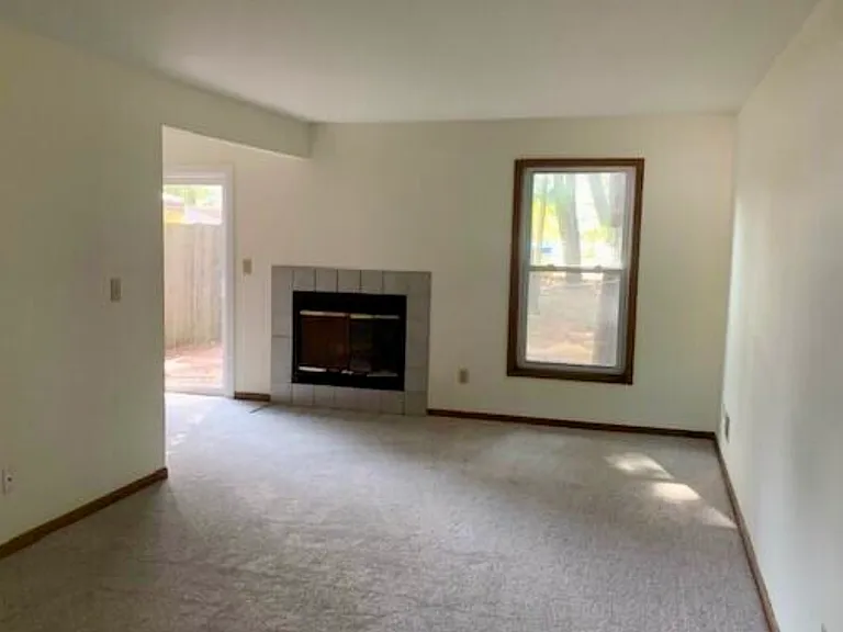Elk Cir — Photo 6