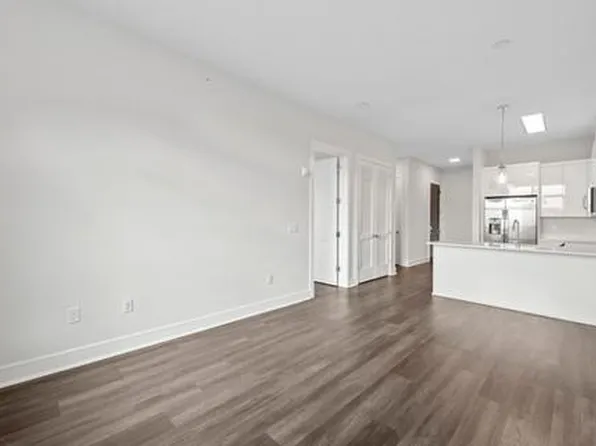 121 34th Street image 141 of 213