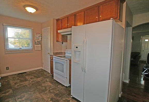 4th image of 98 Hubbard Dr
