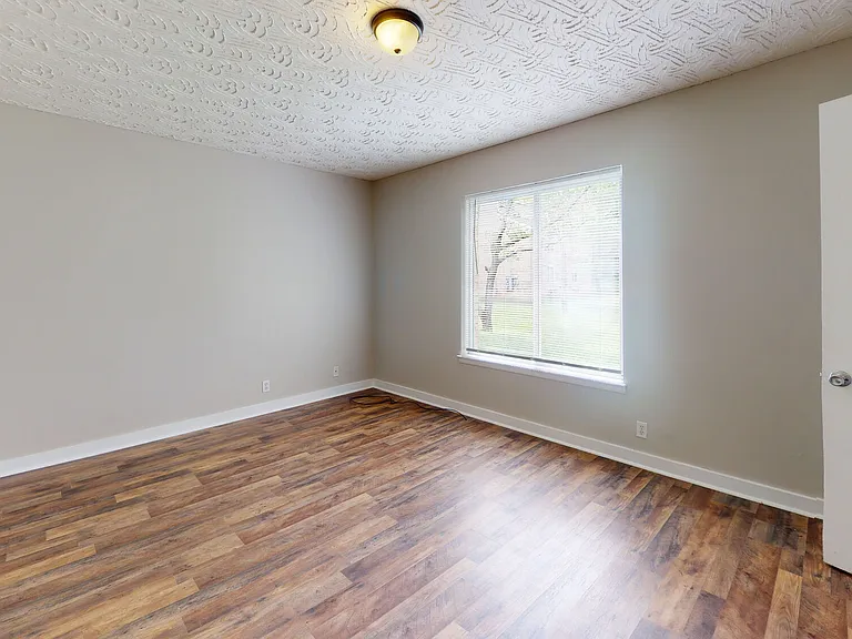 Northfield Manor Apartments — Photo 16