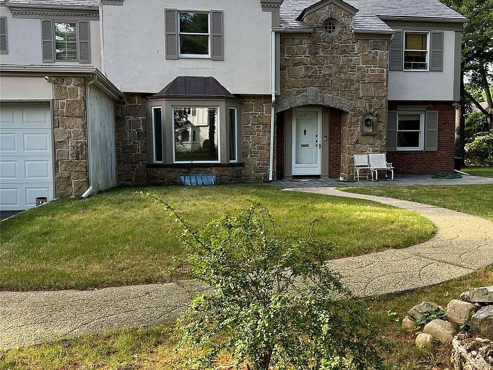 1st image of 7 Woodland Pl
