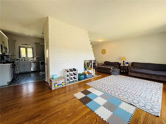 4th image of 1259 Arrowood Dr