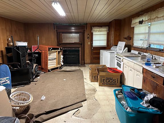 4th image of 204 Asbury Heights