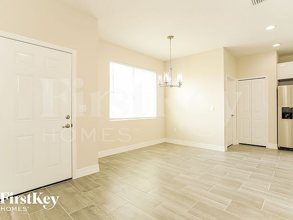 4th image of 601 Dunlin Ln