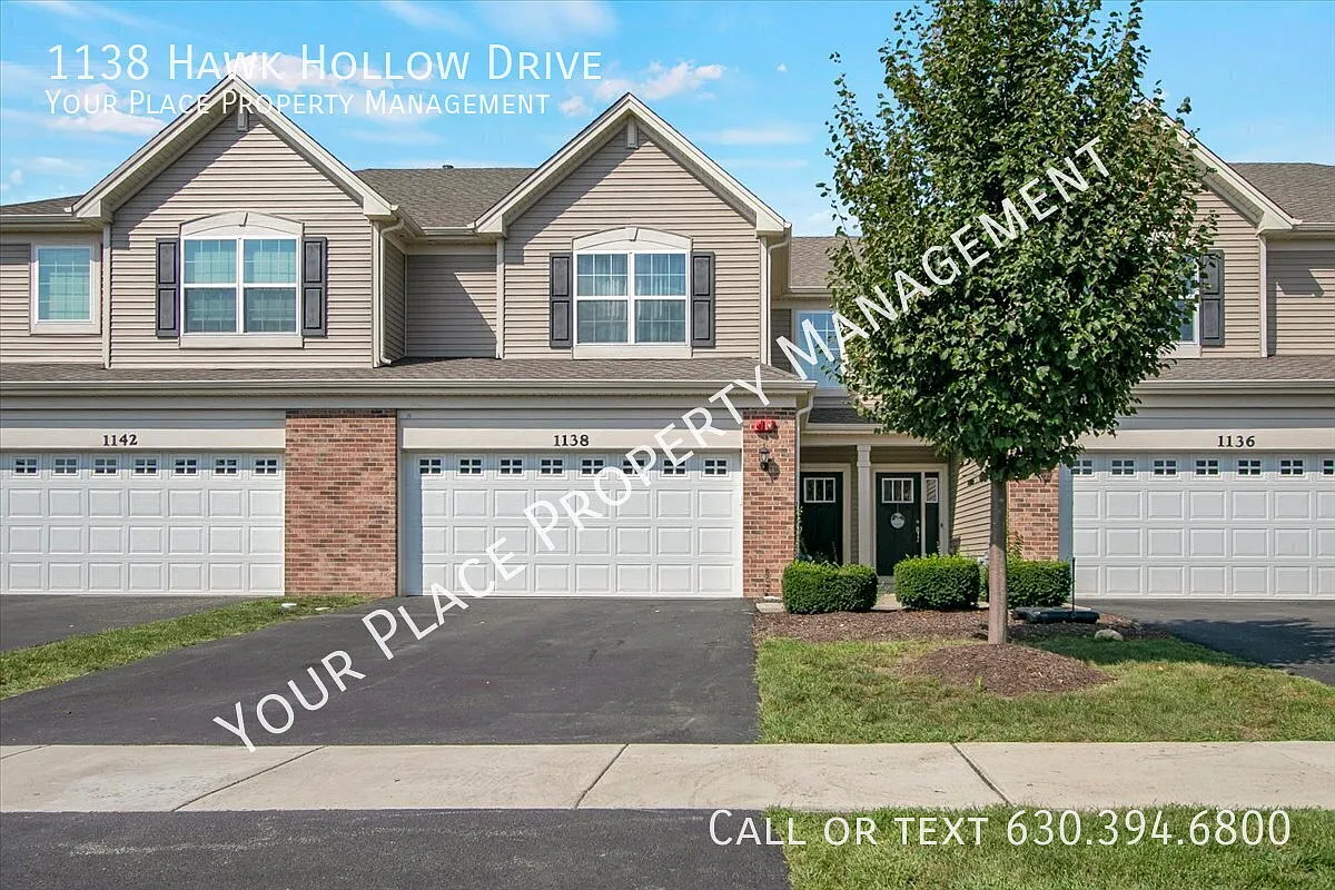 Beautiful Custom Upgrades! 2br, 2.5ba In Yorkville, Backs Up To Yorkville Middle School! Large Sc... — Photo 1