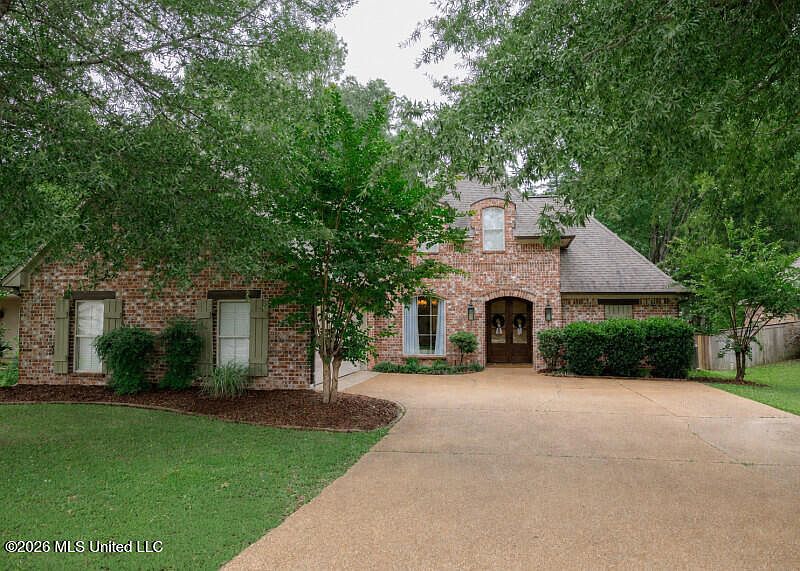 1st image of 109 Bear Creek Cir