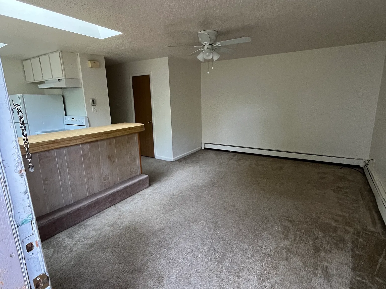1 bed, 640 sqft, $1,900 — Photo 4