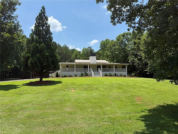3rd image of 600 Grady Rd