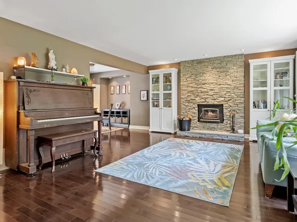 7965 Burnfield Cres, Burnaby, BC V5E 2B8