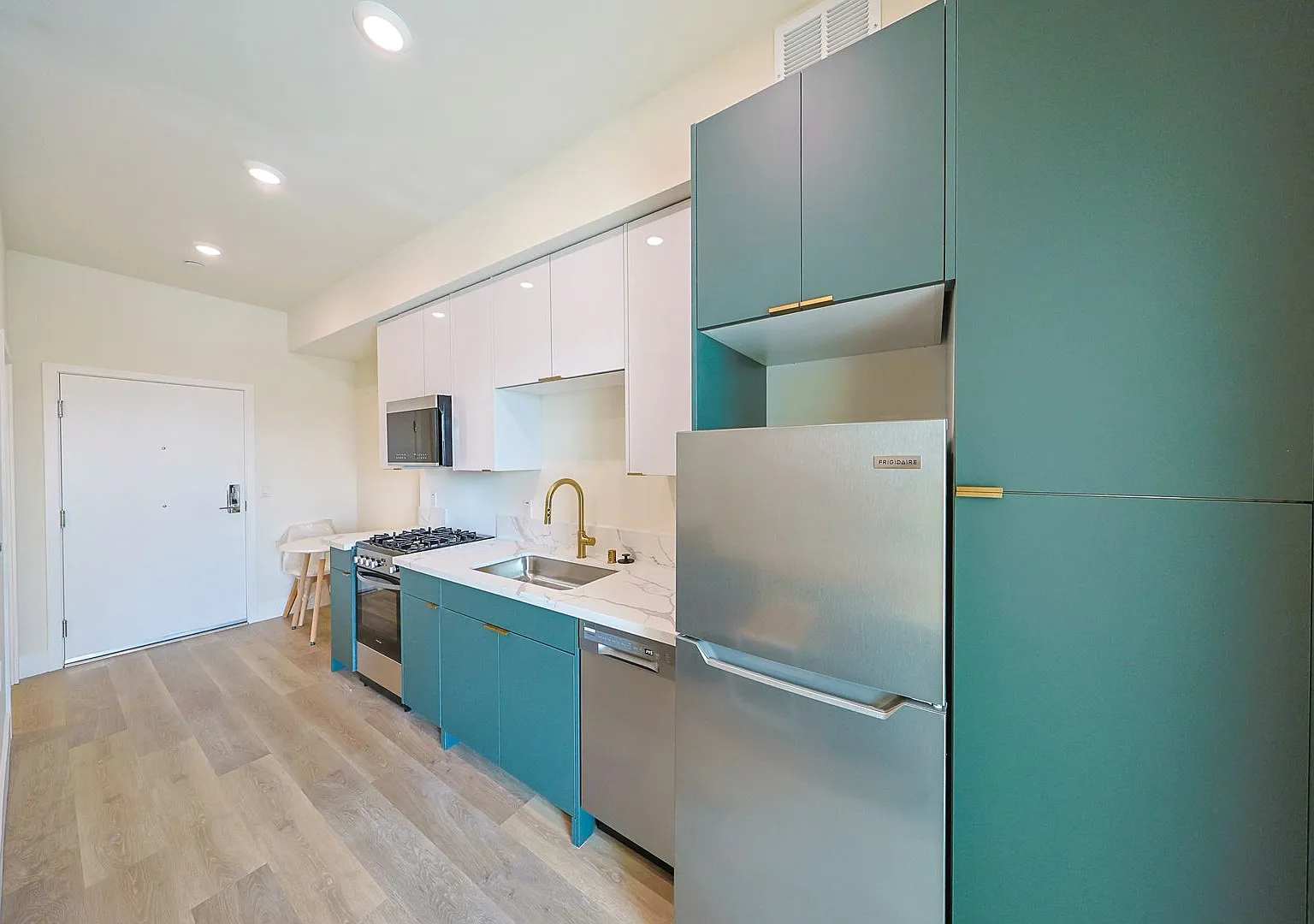 Orion 1317 Jefferson — Photo 4