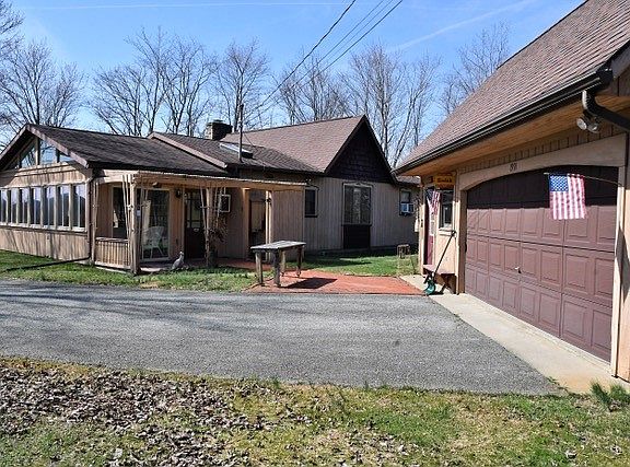 3rd image of 153 Saint Cecilia Rd