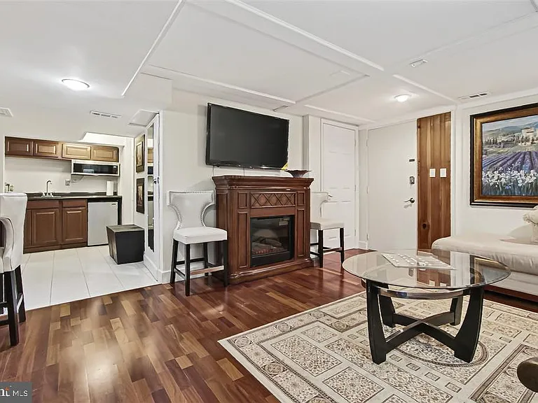1800 N Quantico St — Photo 24